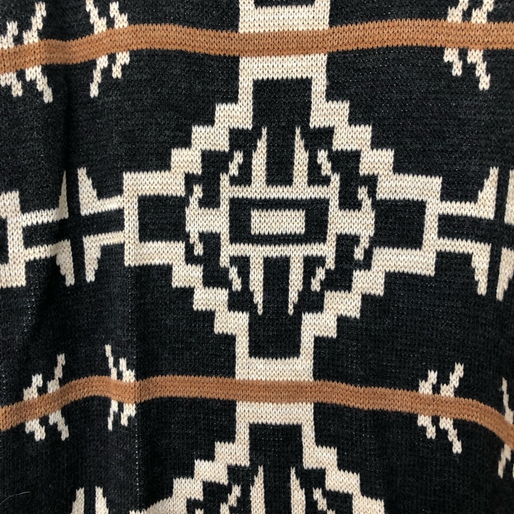 Geometric Sweater - Picture 2 of 2